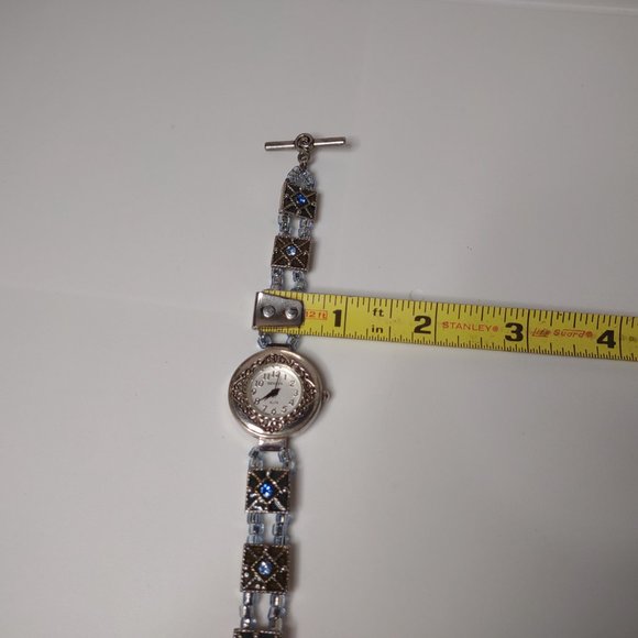 Cute Geneva Watch With Toggle Clasp - Picture 12 of 14